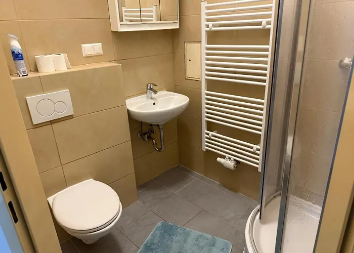 Peaceful 2br 15-min To Ottakring Station アパート ウィーン