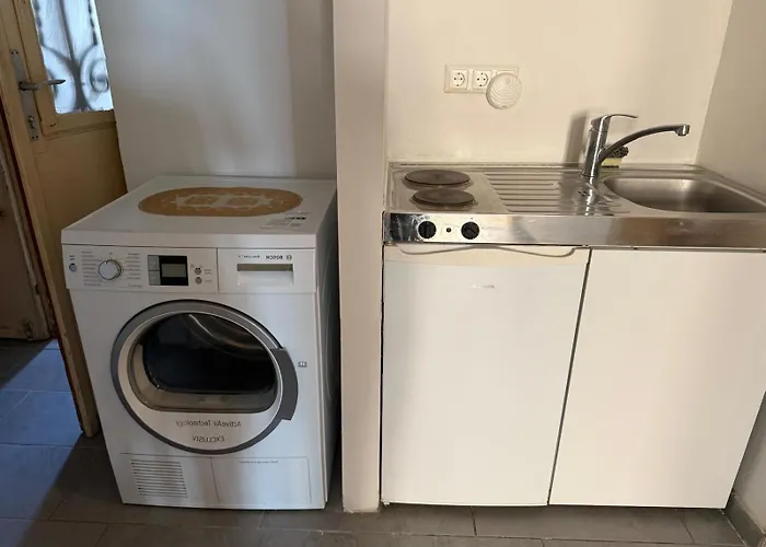Peaceful 2br 15-min To Ottakring Station *